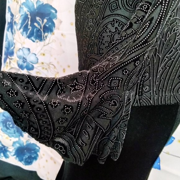 Olivia Paige top Black Burnout Bell sleeves size S - Picture 9 of 10